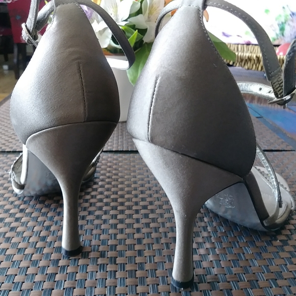 Nina.New York. Size US 10 Euro 40. - Picture 5 of 12